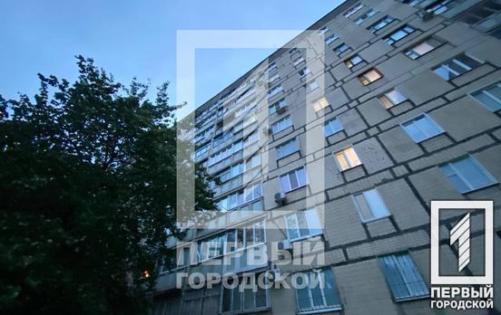 В Кривом Роге женщина выпала из окна и разбилась