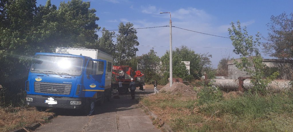 У Кривому Розі на Східному триває капітальний ремонт магістрального трубопроводу (фото)