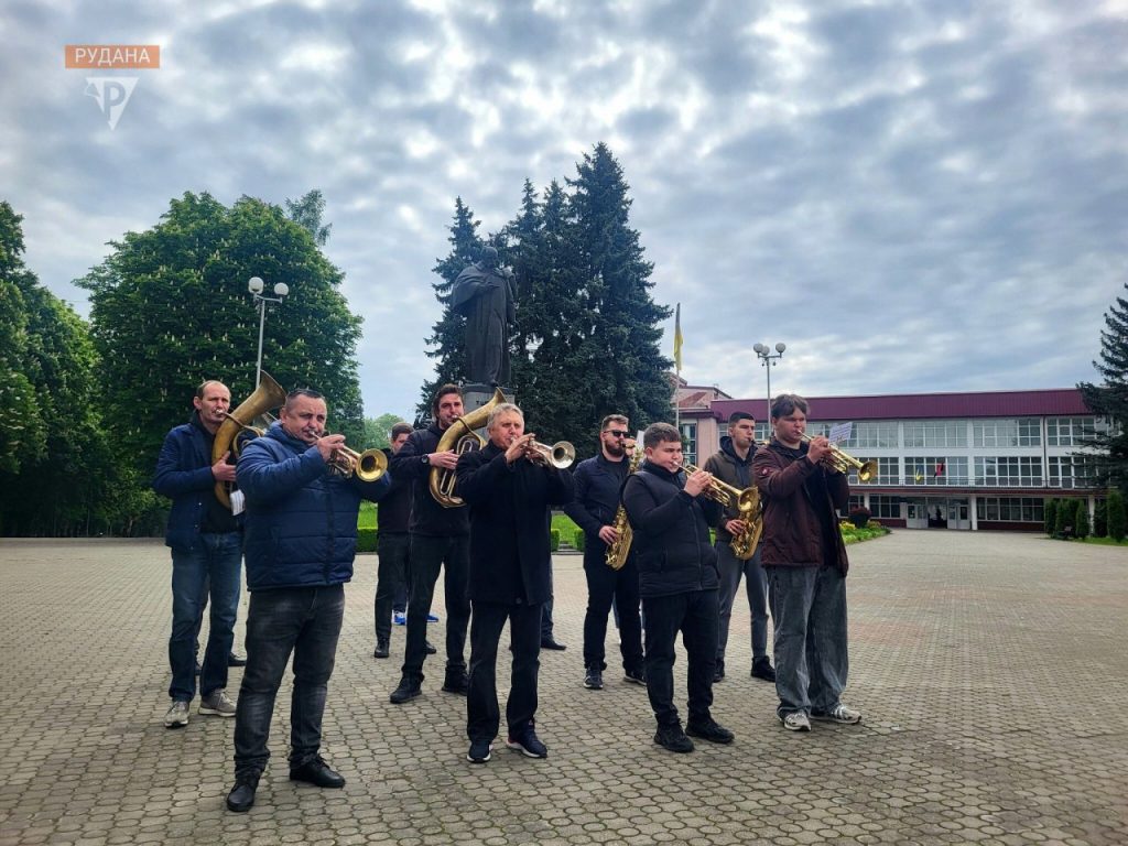 У Бурштині знайшов свій вічний спочинок криворіжець Олексій Боровков