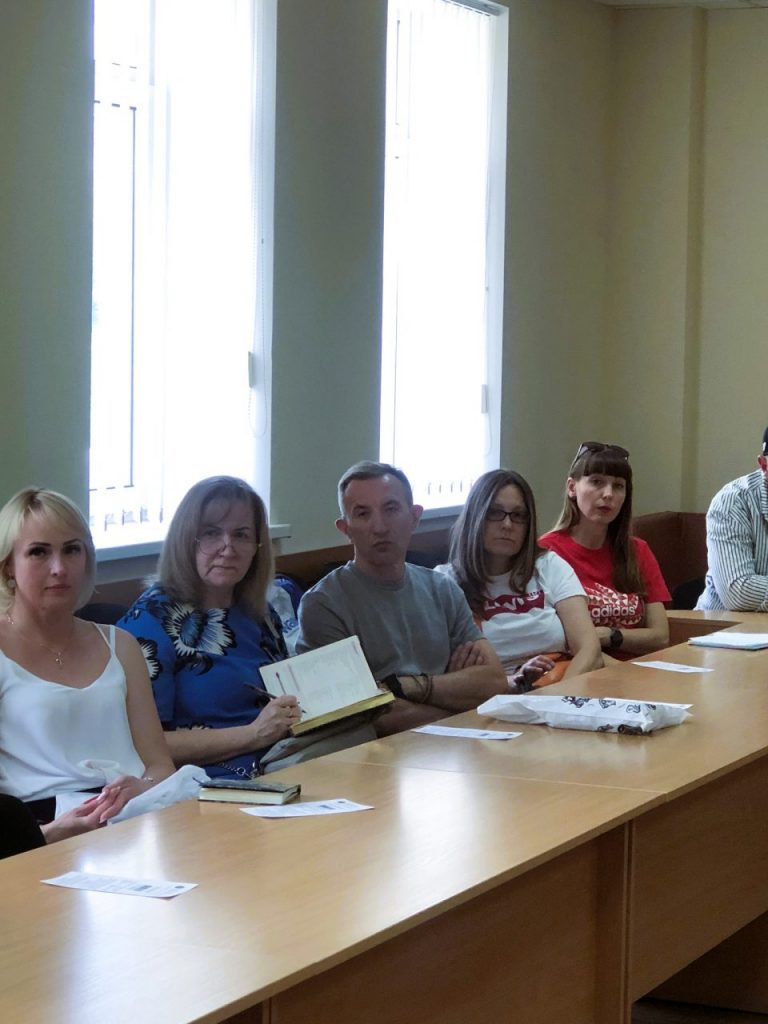 У Кривому Розі навчали розпоряджатися грошима грантів