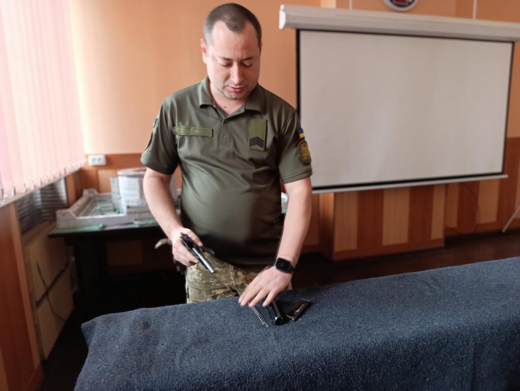У Кривому Розі працівники тюрми здавали нормативи (фото)