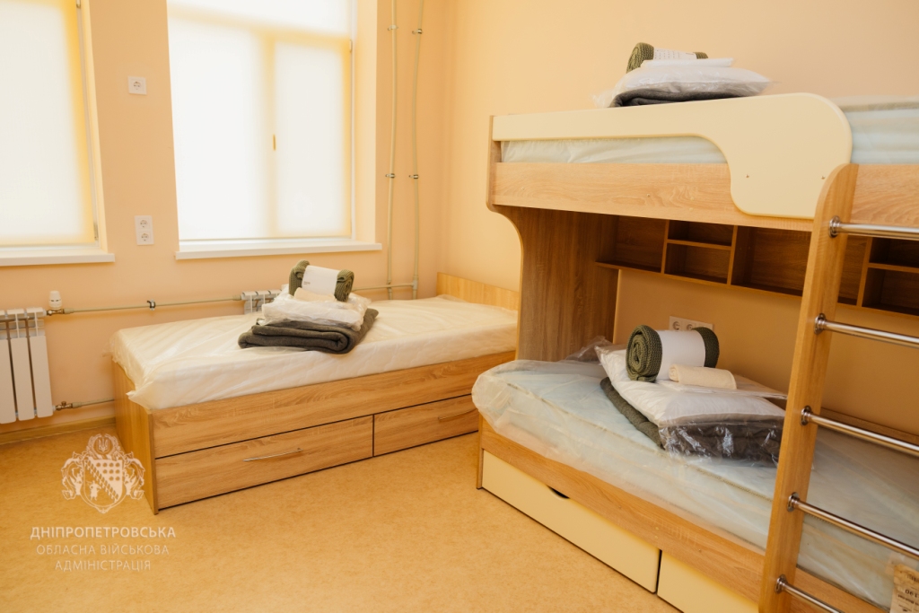 Понад 30 родин маріупольців отримали ключі від смарт-квартир у Дніпрі (фото)