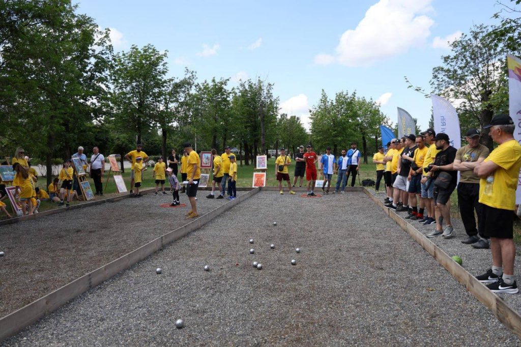 Veterans Family Games: У Кривому Розі змагалися з петанку та стрільби з лука (фото)