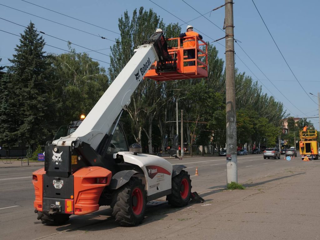 У Кривому Розі буде відновлено близько 14 км контактних мереж (фото)