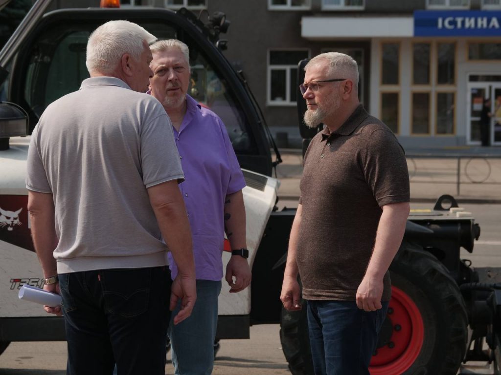 У Кривому Розі буде відновлено близько 14 км контактних мереж (фото)