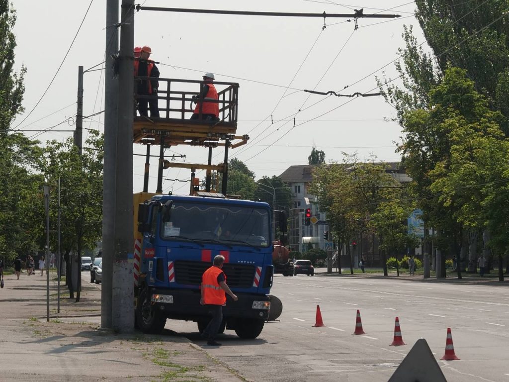 У Кривому Розі буде відновлено близько 14 км контактних мереж (фото)