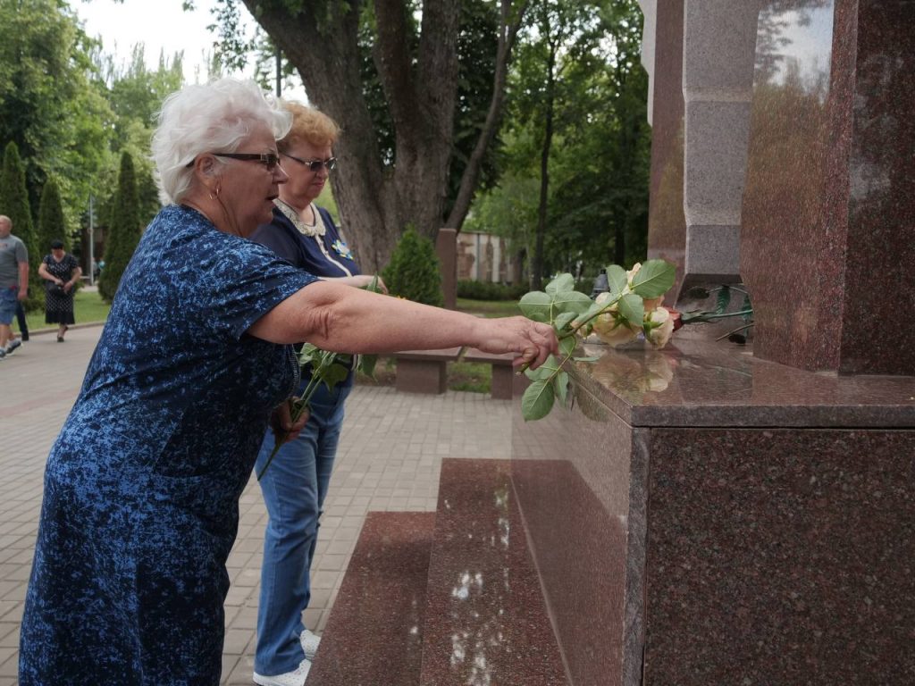 Їхній подвиг – у пам’яті міста. 14 червня Кривий Ріг вшановує Героїв, які першими стали на захист України у 2014 році (фото)
