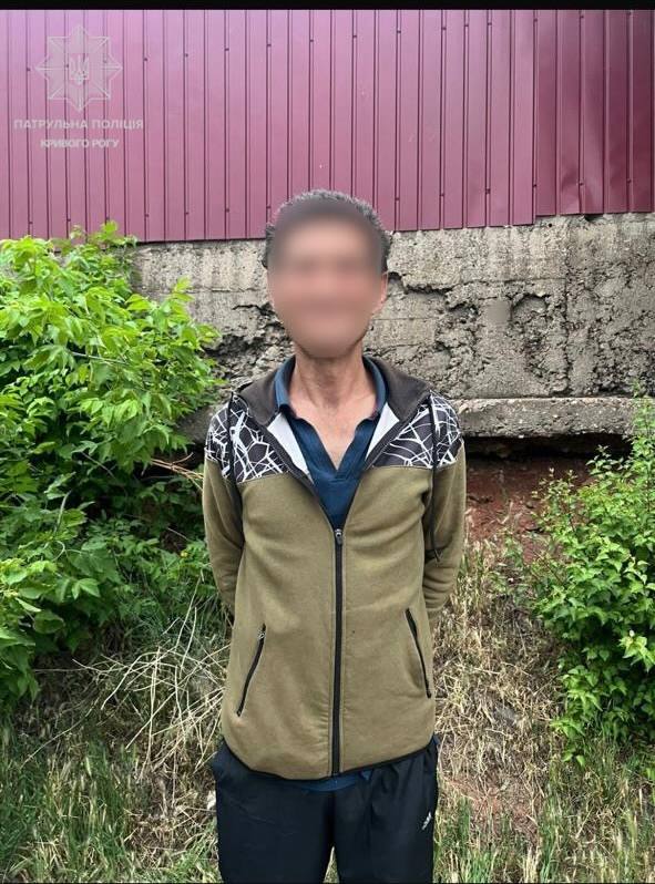 У Кривому Розі патрульні затримали чоловіка, який заліз до чужого житла