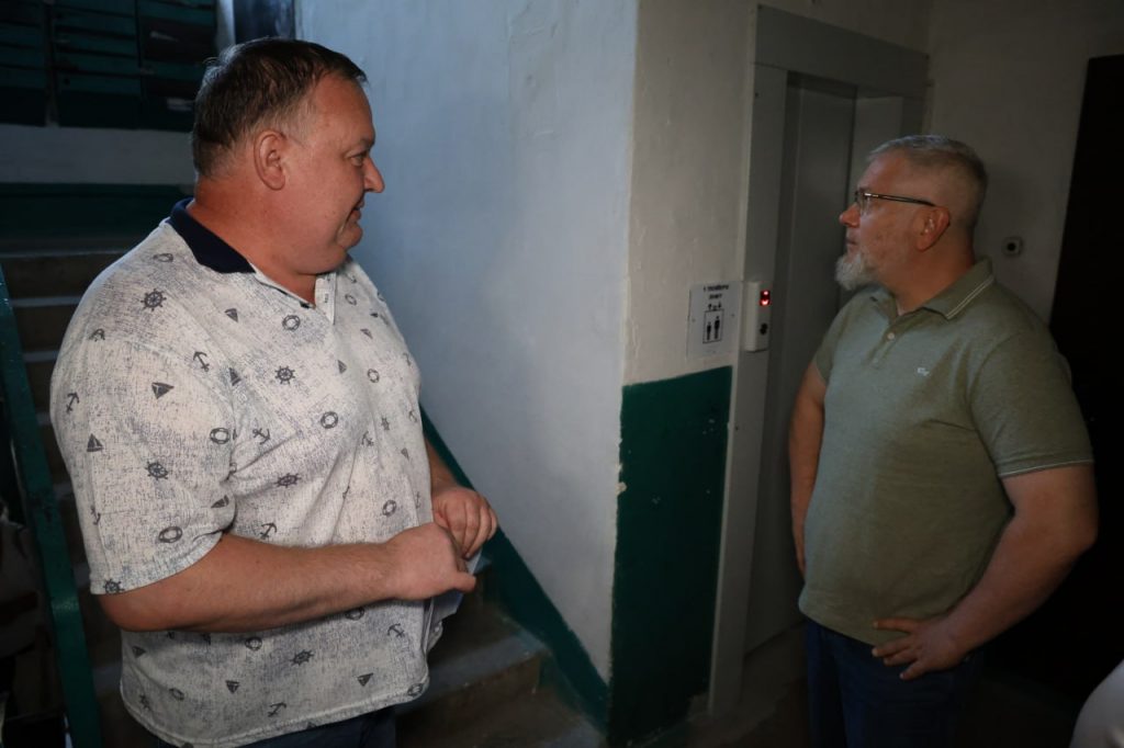 Близько 2 млн грн: у криворізькій багатоповерхівці відремонтували ліфт (фото)