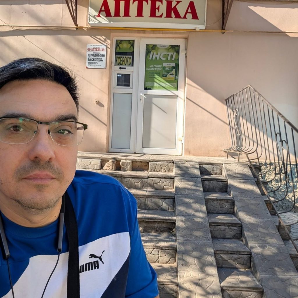 У Кривому Розі «Рух без меж» проінспектував аптеки на предмет доступності (фото)
