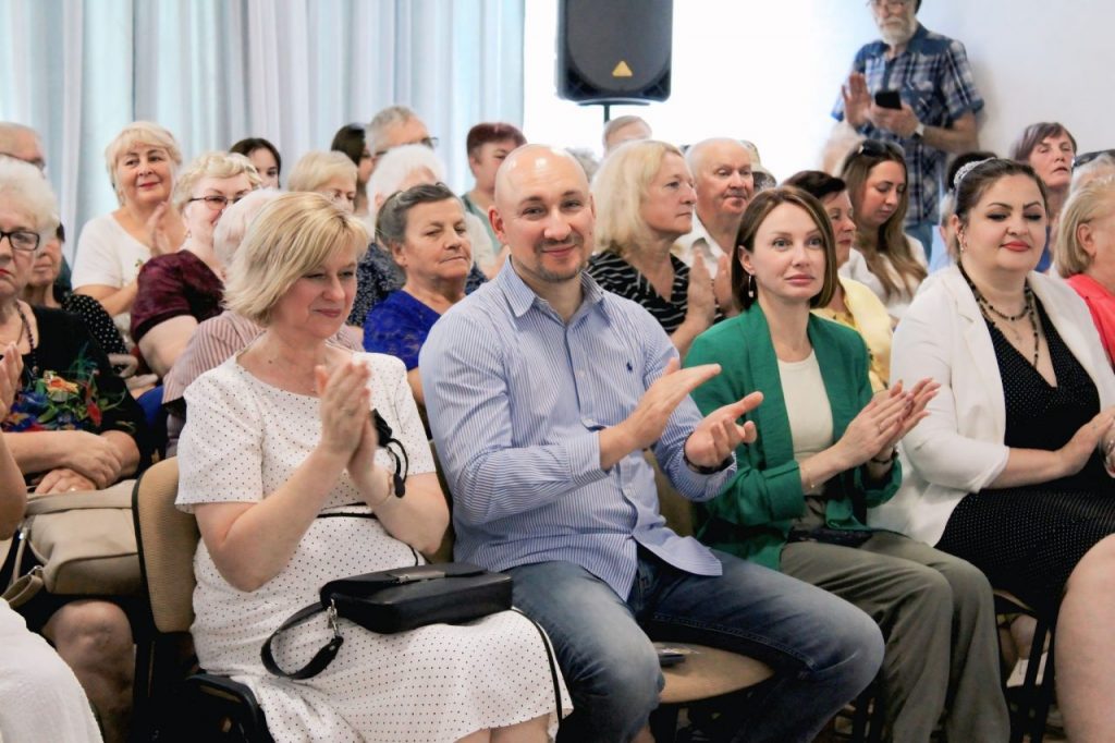 У Кривому Розі відбувся ІІІ етап конкурсу “SuperБабуся. SuperДідусь” (фото)