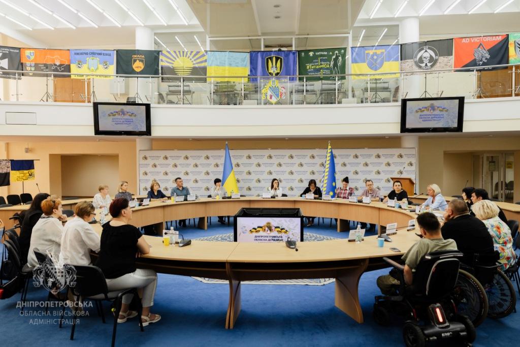 Про медичні послуги, працевлаштування та місця для паркування: в ОВА обговорили проблеми, з якими стикаються люди з інвалідністю