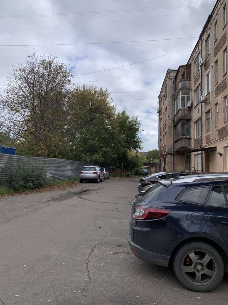 Девелопери проти професури: мешканці історичної будівлі Кривого Рогу проти побудови 16-поверхівки (фото)