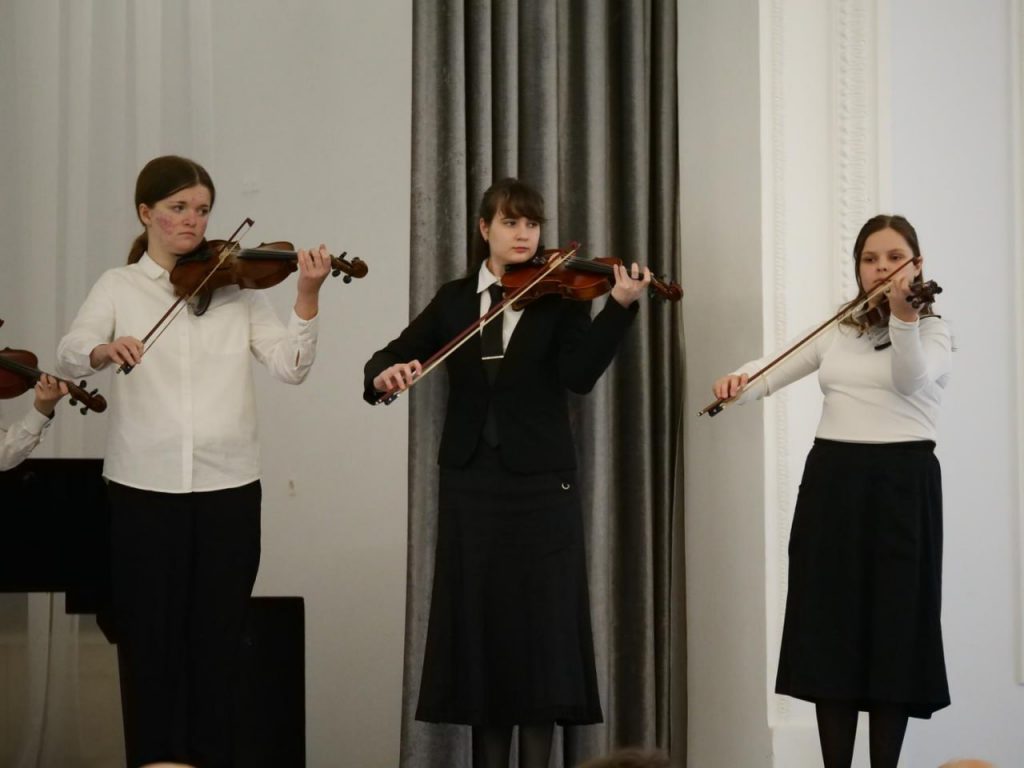 «Музична школа №2 у Кривому Розі оновила концертний зал та дах» (фото)