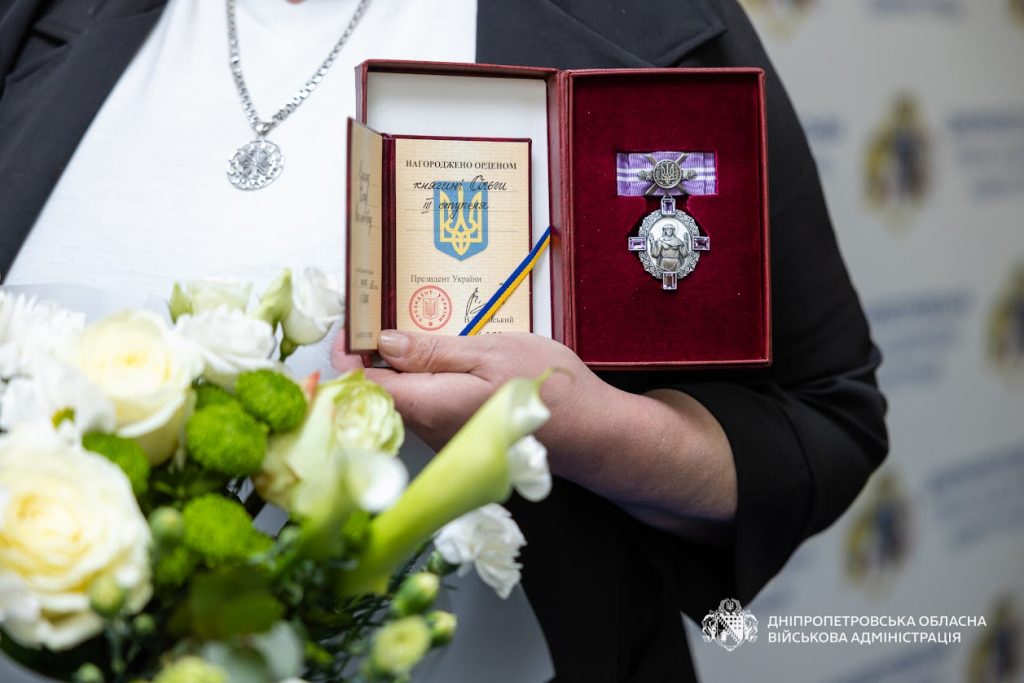 Головна медсестра криворізької лікарні отримали державну відзнаку