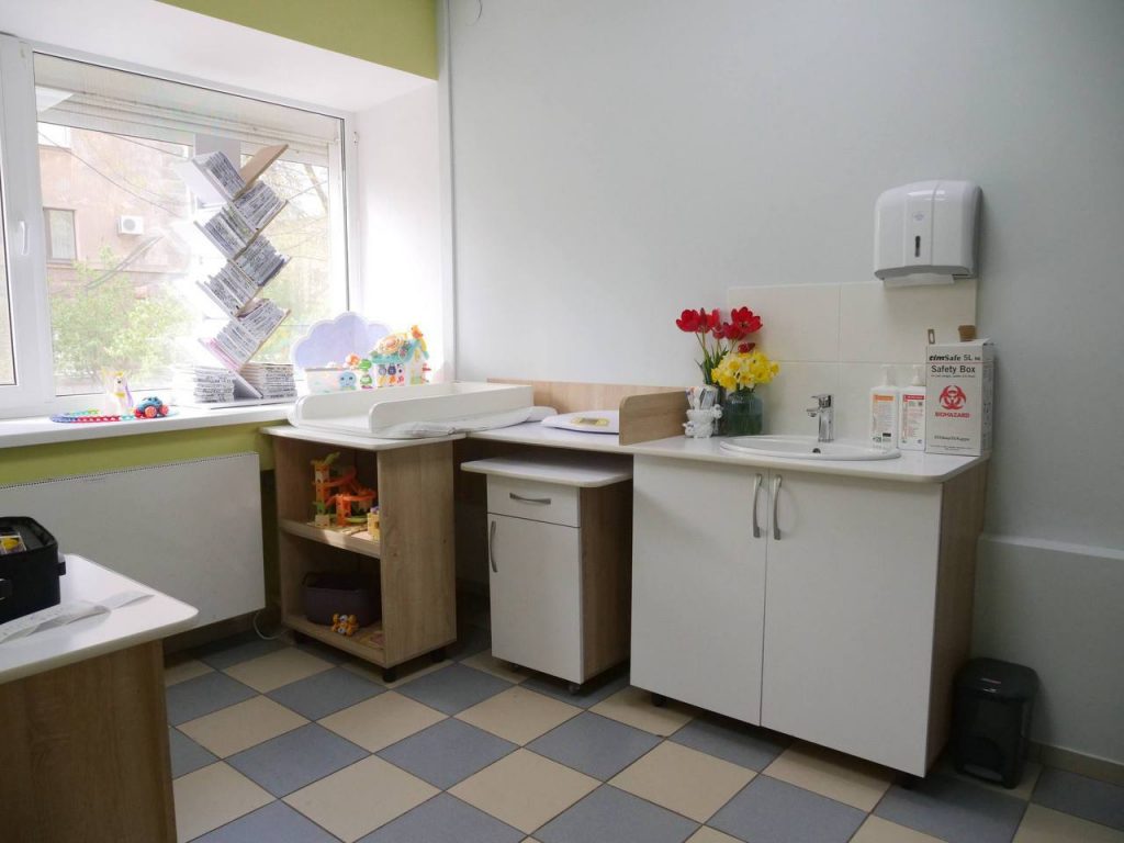 Клініка, приватна школа та суші-бар: у Кривому Розі бізнеси отримали сотні тисяч гривень грантів (фото)